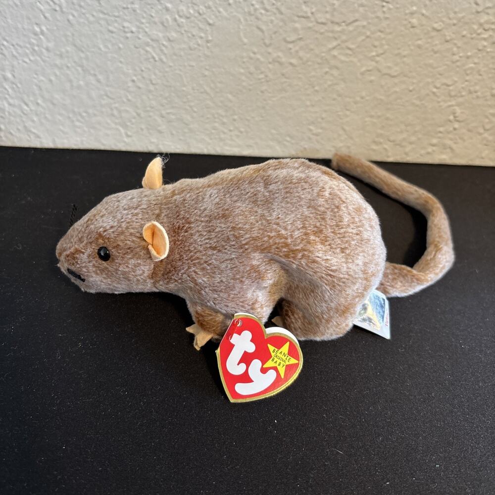 TY Beanie Babies Tiptoe the Rat Beanie Baby - DOB January 8, 1999